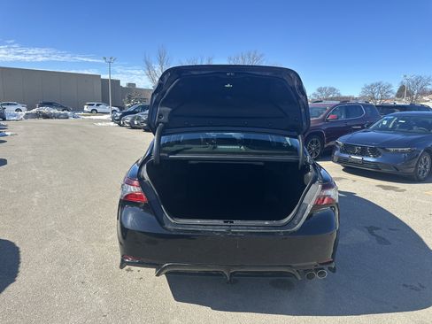 Used 2024 Toyota Camry SE image 11