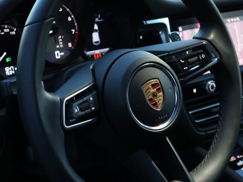 Used 2025 Porsche Macan S image 19