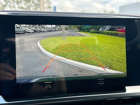 Used 2023 Chevrolet Silverado 1500 LT image 14