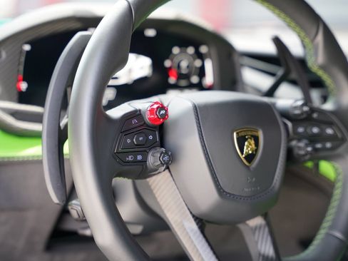 Used 2024 Lamborghini Revuelto AWD/4WD image 30