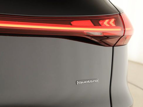 Certified 2025 Audi Q5 Prestige image 31