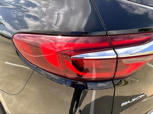 Used 2018 Buick Enclave Avenir w/ Avenir Technology Package FWD image 27