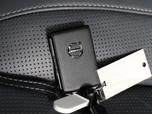 Certified 2023 Volvo XC90 T8 Ultimate w/ Protection Package Premier image 33