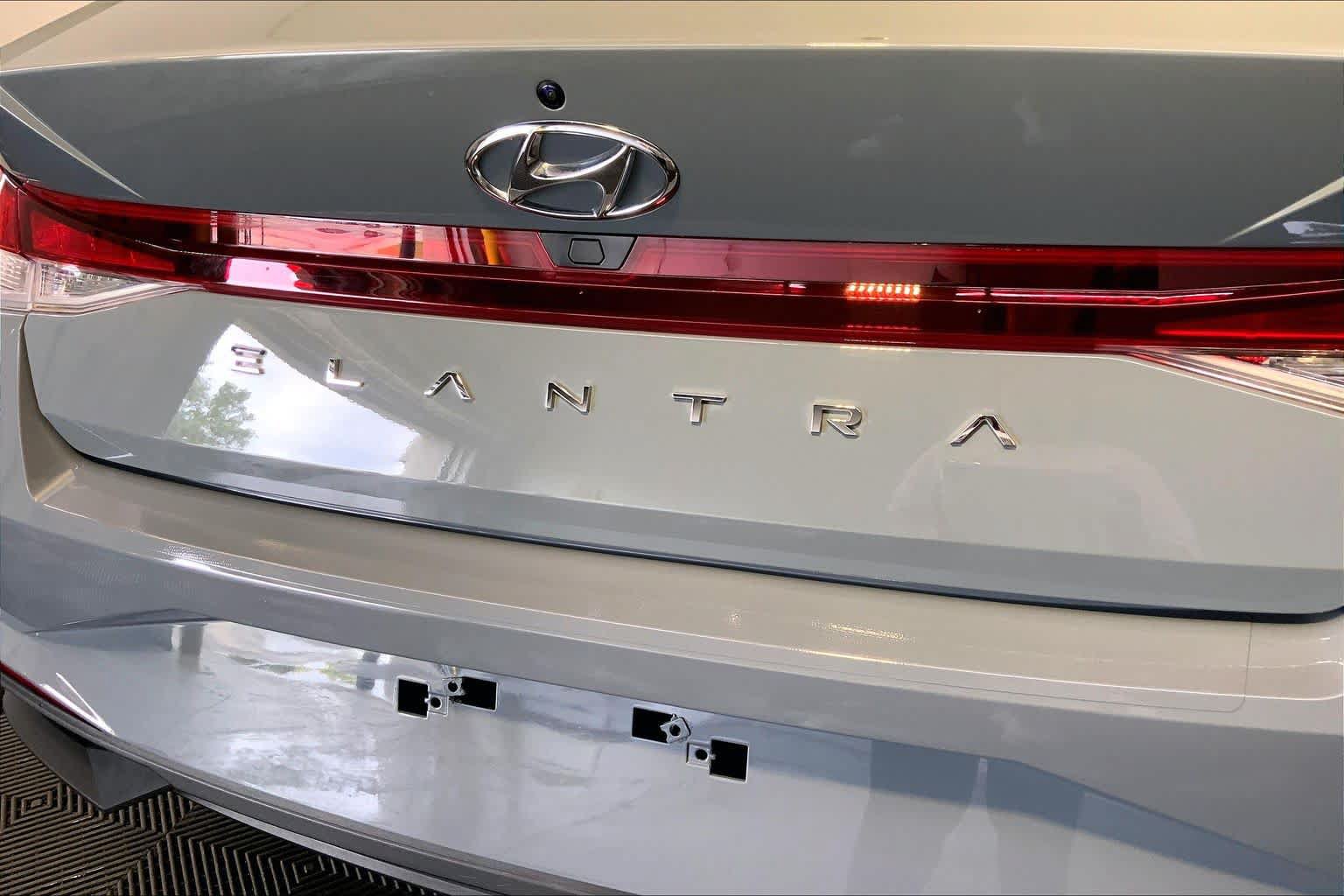 Used 2023 Hyundai Elantra SEL FWD image 33