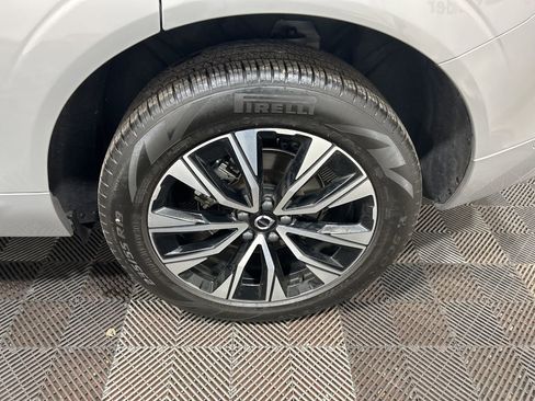 Used 2025 Volvo XC60 B5 Plus image 30