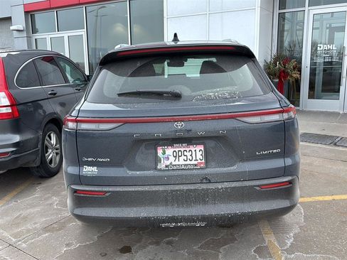 Used 2025 Toyota Crown Signia image 9