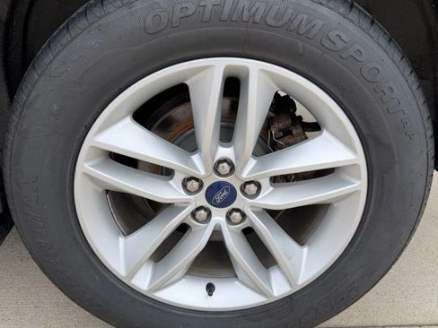 Used 2018 Ford Edge SEL w/ Equipment Group 201A AWD/4WD image 32
