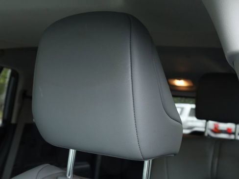 Used 2024 Toyota Highlander XLE image 23