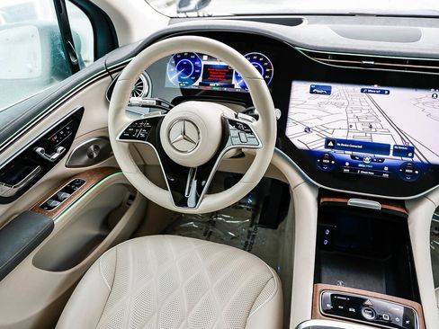 Certified 2023 Mercedes-Benz EQS 580 4MATIC SUV image 14