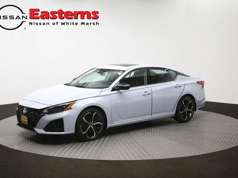 Used 2023 Nissan Altima 2.5 SR w/ SR Premium Package image 56