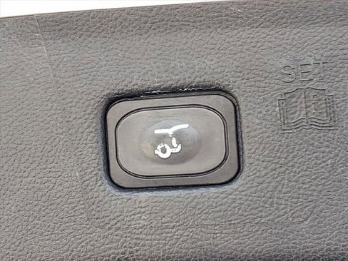 Used 2021 Ford Edge SEL w/ Convenience Package AWD/4WD image 8