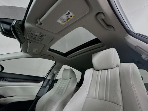 Used 2022 Honda Accord Touring image 23