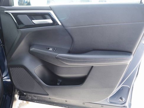 Used 2024 Mitsubishi Outlander 4WD Plug-In Hybrid image 37