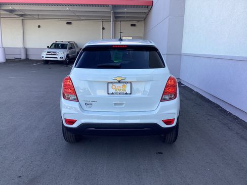 Used 2022 Chevrolet Trax LS w/ Tint and Cruise Package image 26