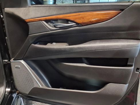 Used 2016 Cadillac Escalade ESV Luxury image 15