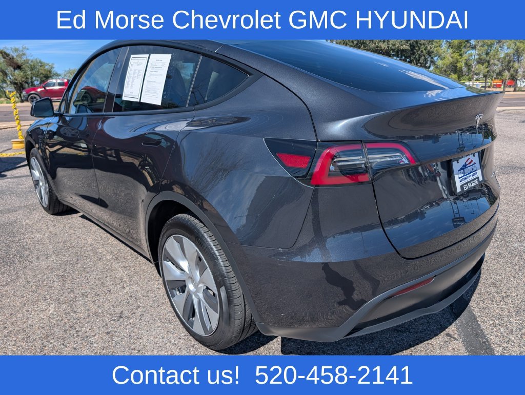 Used 2024 Tesla Model Y Long Range AWD/4WD image 3