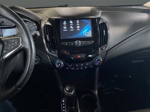 Used 2017 Chevrolet Cruze Premier image 8