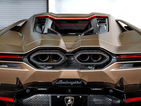 Used 2024 Lamborghini Revuelto AWD/4WD image 13