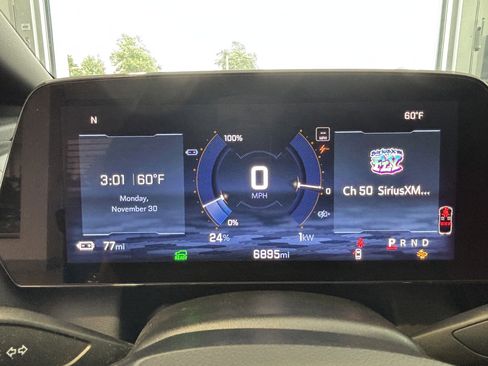 Used 2025 Chevrolet Equinox EV RS FWD image 9