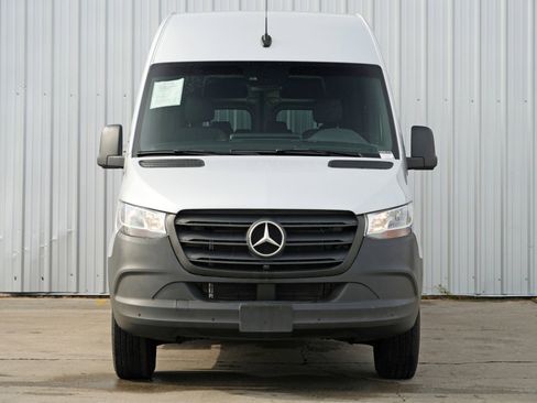 Used 2024 Mercedes-Benz Sprinter 2500 image 7