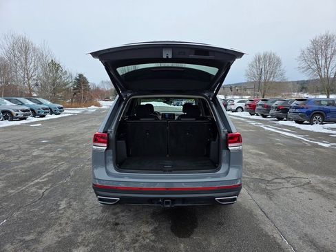 Used 2025 Volkswagen Atlas SE image 10
