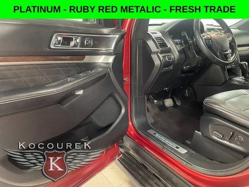 Used 2018 Ford Explorer Platinum image 10