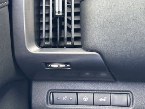 Used 2022 Nissan Pathfinder SL w/ SL Black Package image 8