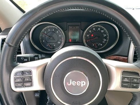 Used 2013 Jeep Grand Cherokee Limited image 15