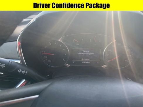 Used 2019 Chevrolet Equinox LT w/ Sun & Navigation Package AWD/4WD image 11