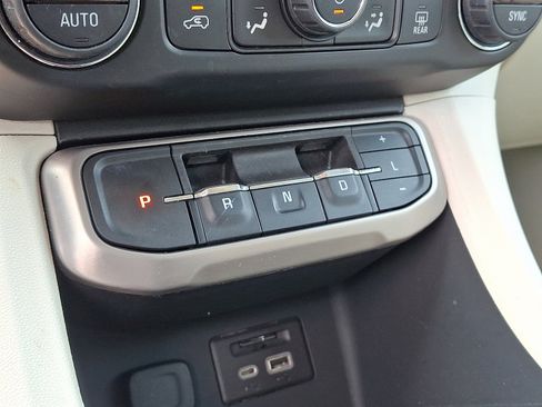 Used 2021 GMC Acadia Denali image 14