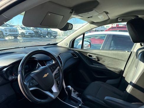 Used 2022 Chevrolet Trax LT w/ Sport Edition image 4