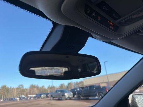 Used 2022 GMC Terrain SLT w/ Infotainment Package II image 25