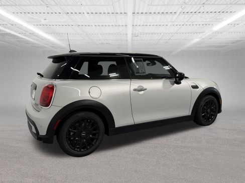 Used 2023 MINI Cooper 2-Door Hardtop FWD image 6