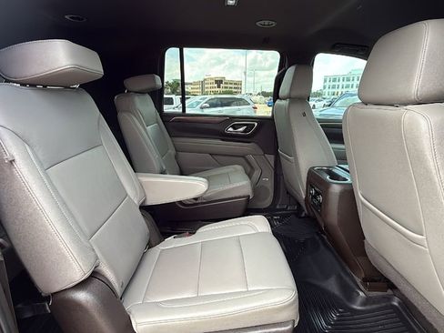 Used 2022 Chevrolet Suburban Z71 image 29