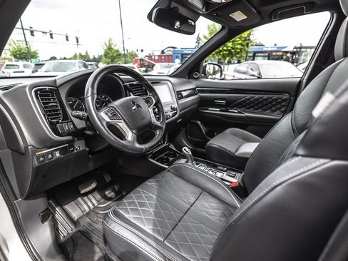Used 2022 Mitsubishi Outlander GT AWD/4WD image 17