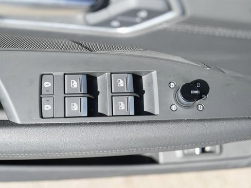 Used 2022 Audi e-tron GT Premium Plus image 30