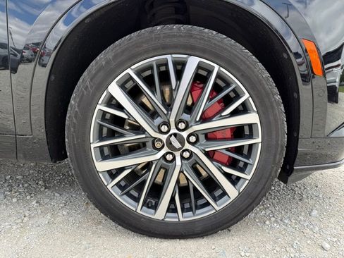 Certified 2023 Cadillac XT6 Sport w/ Technology Package AWD/4WD image 17