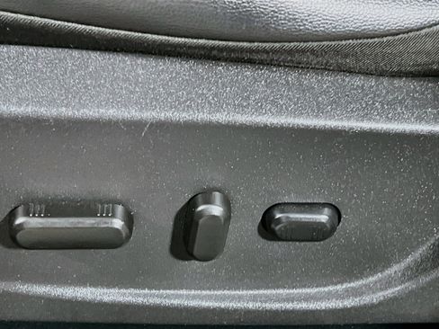 Used 2018 Ford Escape SE w/ SE Sport Appearance Package FWD image 16
