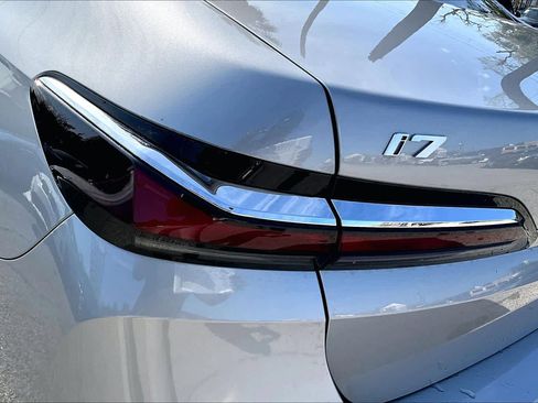 Used 2025 BMW i7 eDrive50 image 27