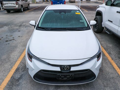 Used 2025 Toyota Corolla LE image 5