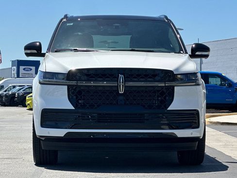 New 2026 Lincoln Navigator Black Label AWD/4WD image 8