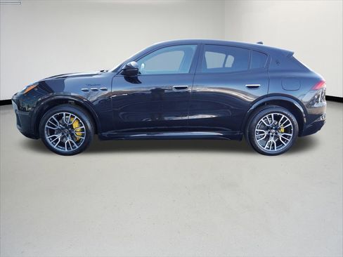 Used 2023 Maserati Grecale Modena image 2