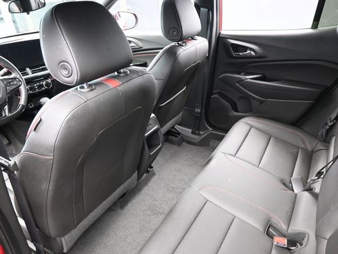 Used 2026 Chevrolet Trax RS image 32