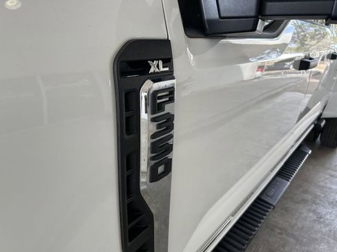 Used 2024 Ford F350 XL w/ FX4 Off-Road Package image 13