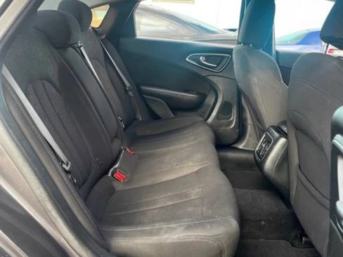 Used 2015 Chrysler 200 Limited w/ Convenience Group FWD image 9