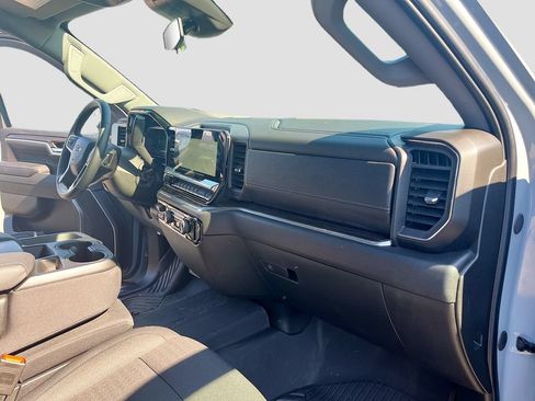 Used 2025 Chevrolet Silverado 1500 RST AWD/4WD image 31