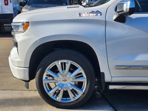 Used 2023 Chevrolet Silverado 1500 High Country image 9