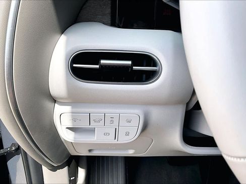 Certified 2026 Hyundai Palisade Limited FWD image 32