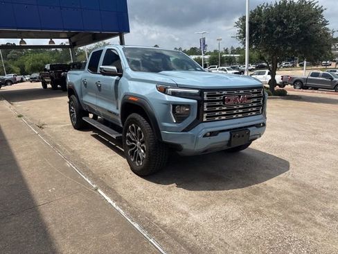 Used 2025 GMC Canyon Denali AWD/4WD image 2