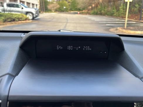 Used 2023 Subaru Forester Premium image 10